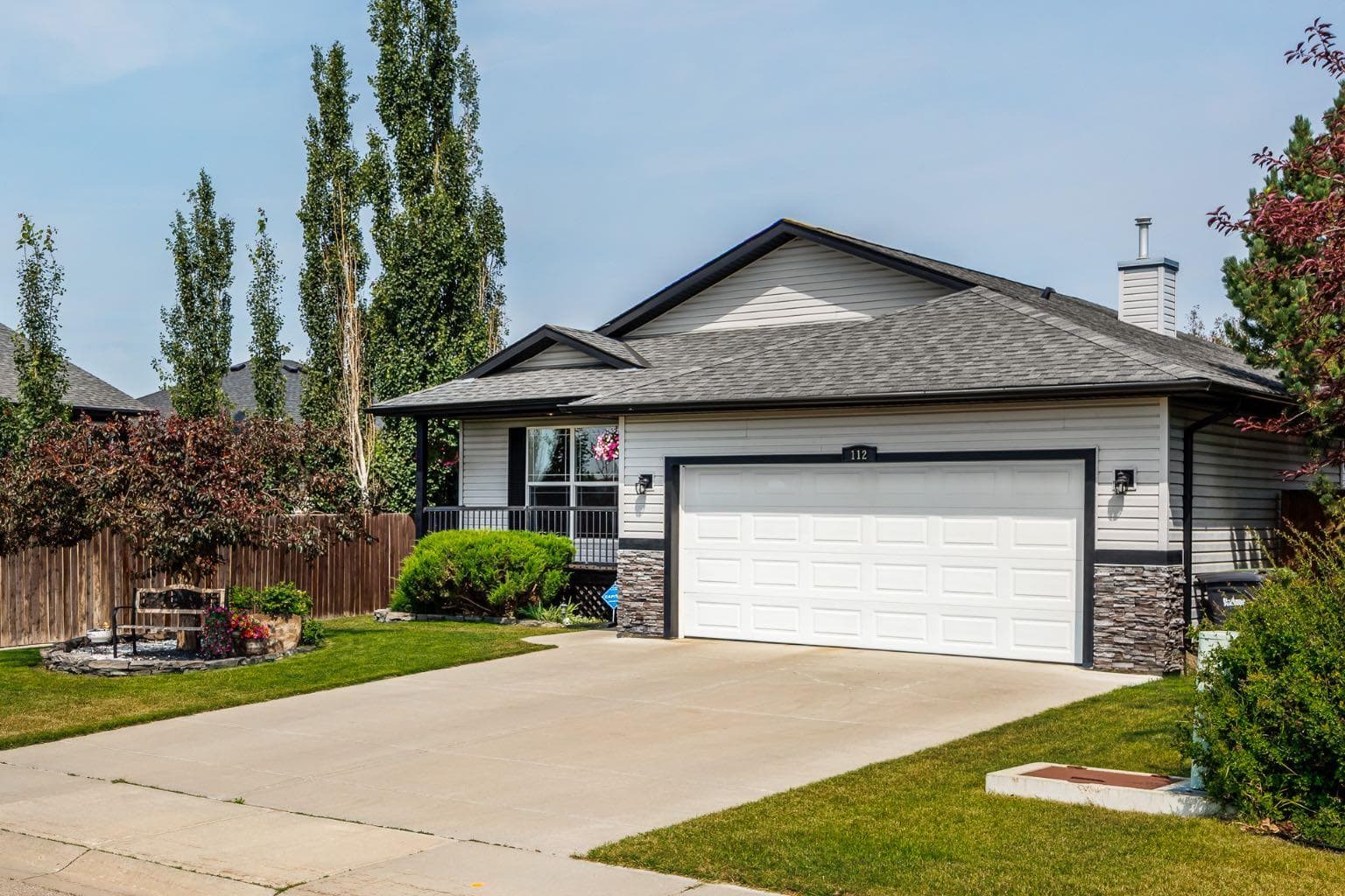 112 Hillview Drive — photo 2