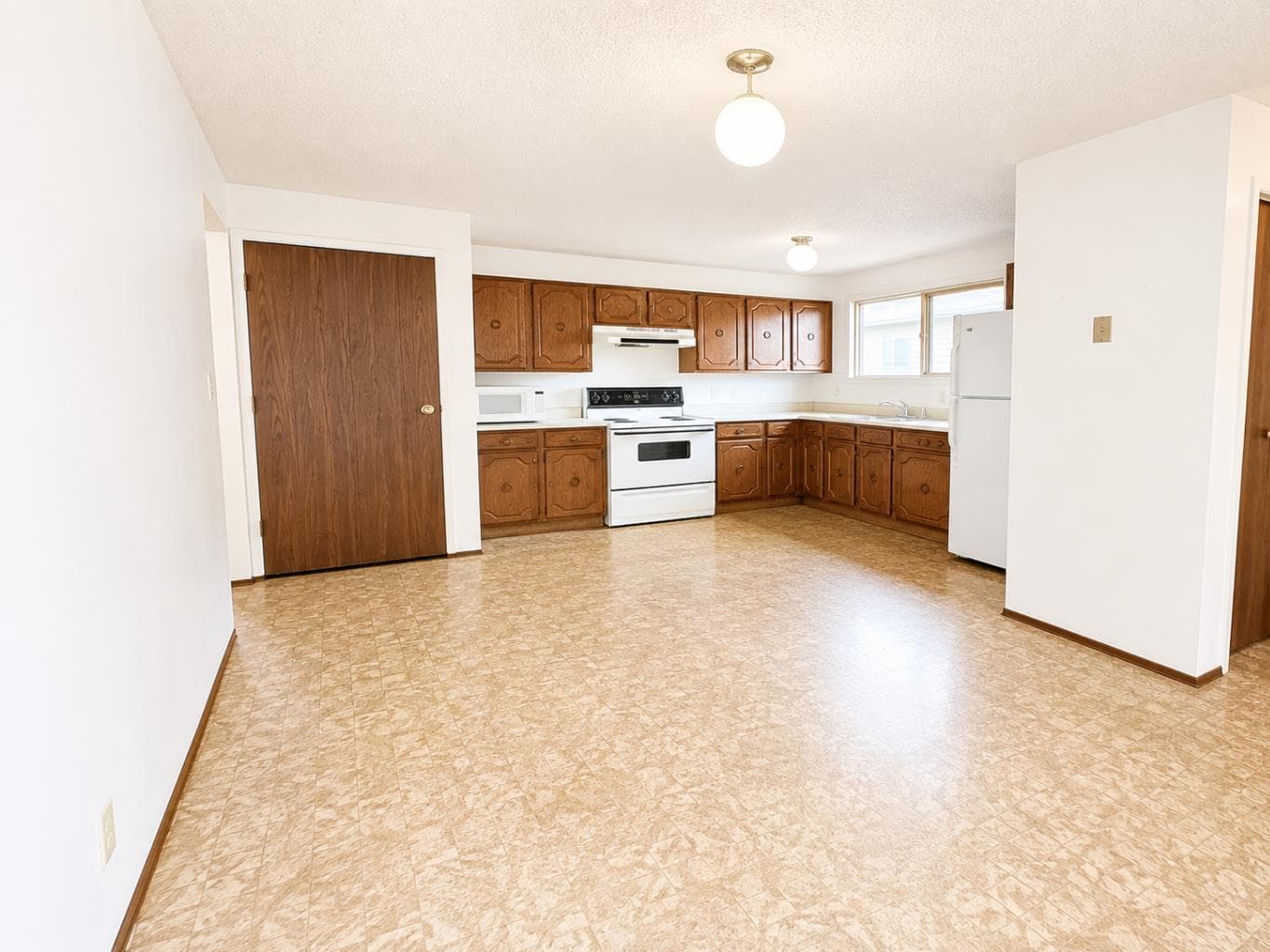88 Castleglen Way NE — photo 5