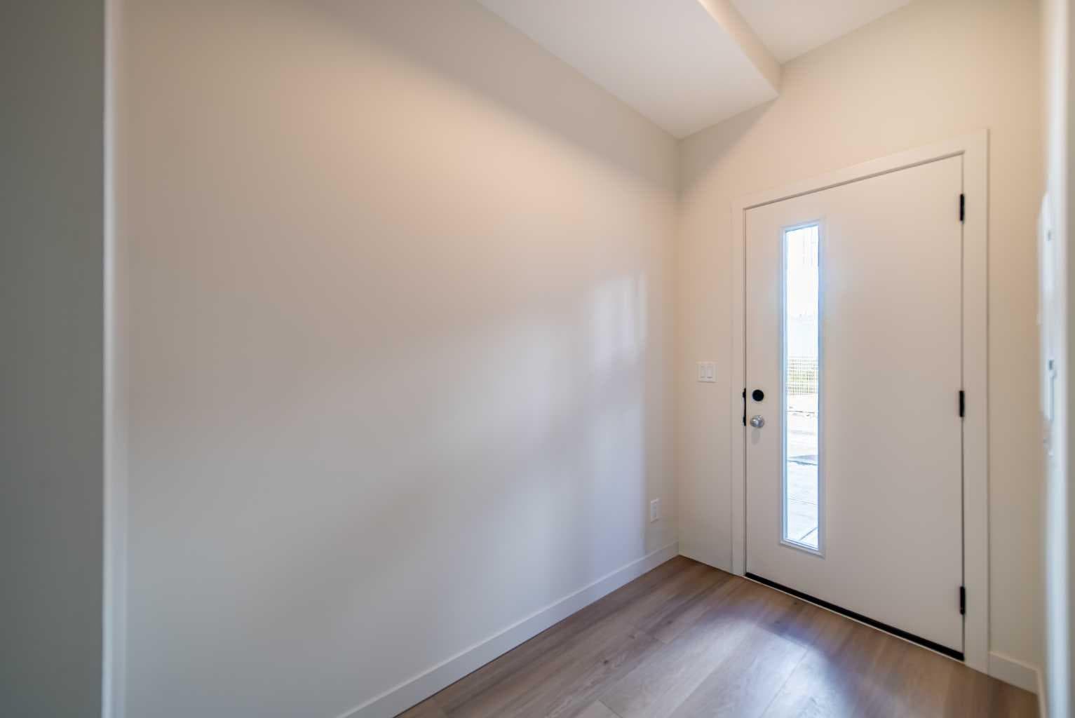 702A, 154 Arbour Lake Court NW — photo 2