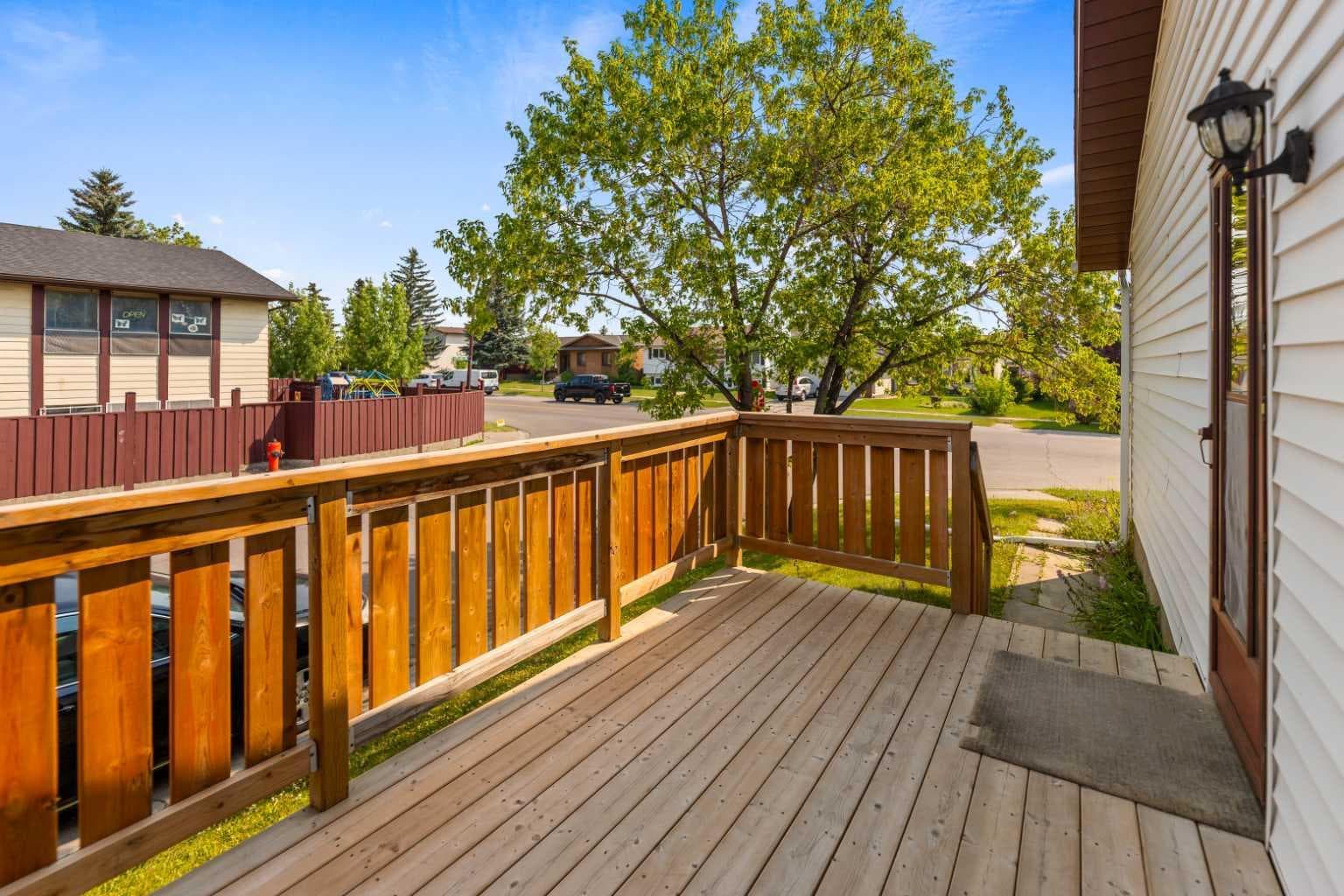 6772 Temple Drive NE — photo 3