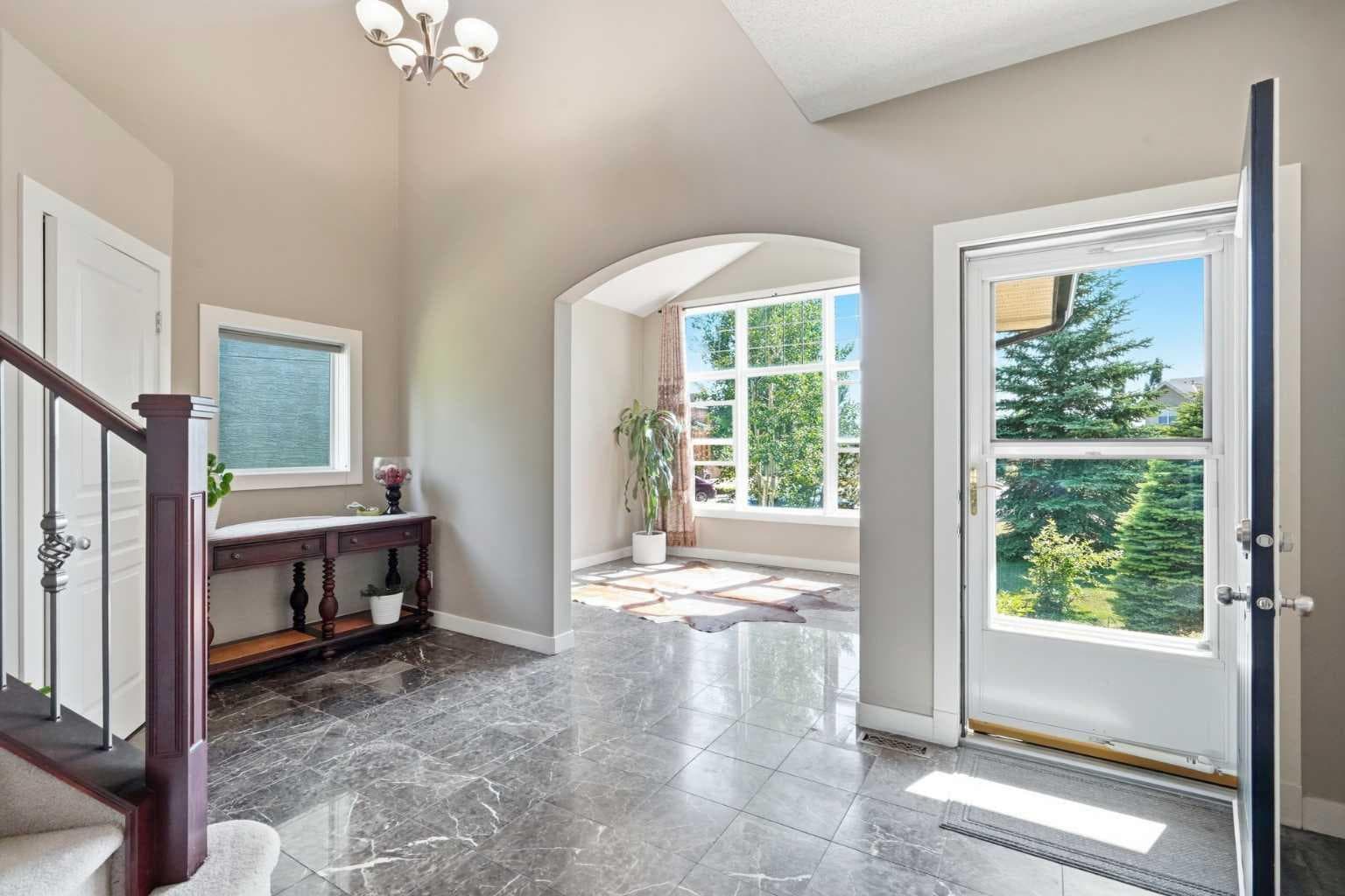 242 Tusslewood Grove NW — photo 3