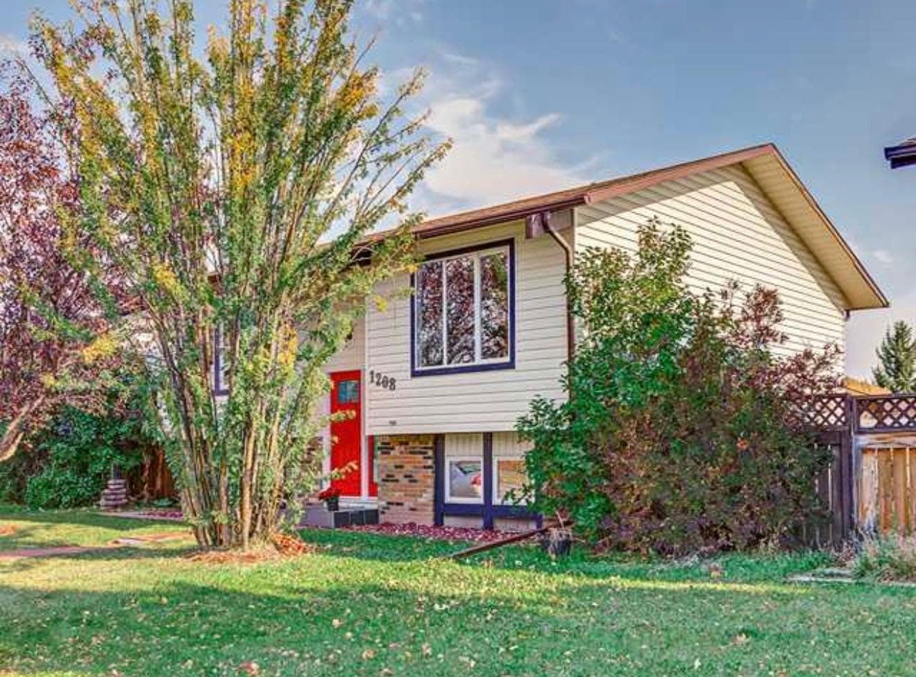 1208 Ranchlands Boulevard NW — photo 1