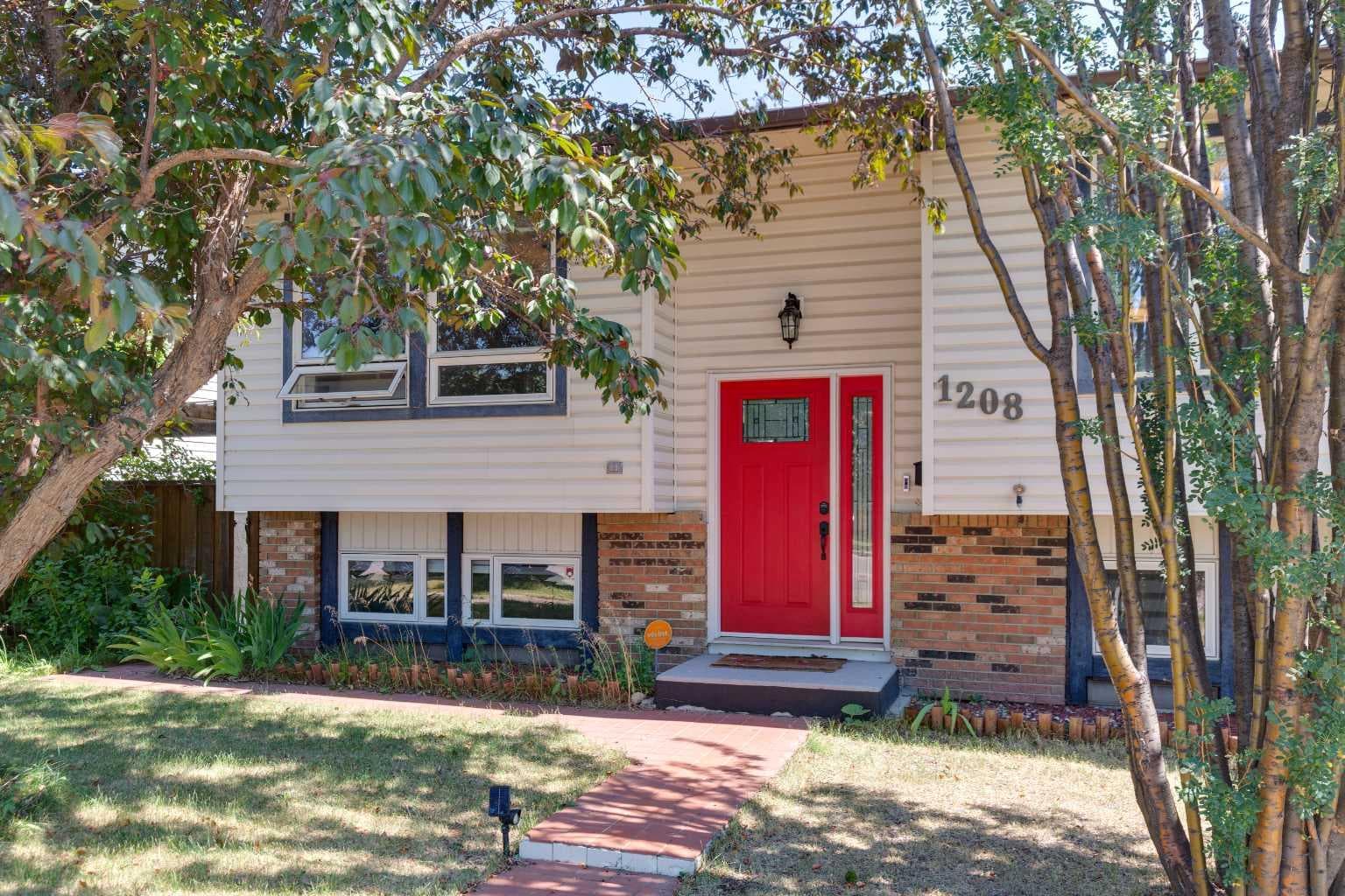 1208 Ranchlands Boulevard NW — photo 2