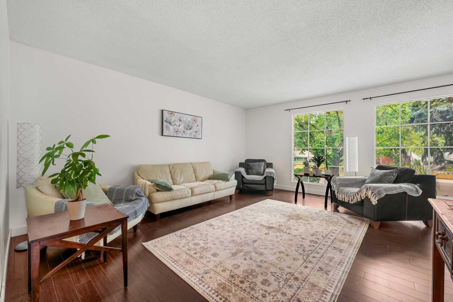 43 Lake Sylvan Close SE — photo 2