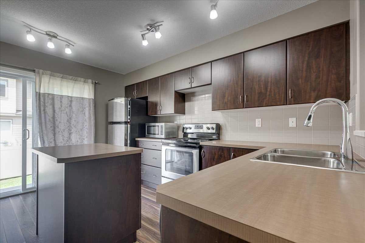 406, 30 Carleton Avenue — photo 3