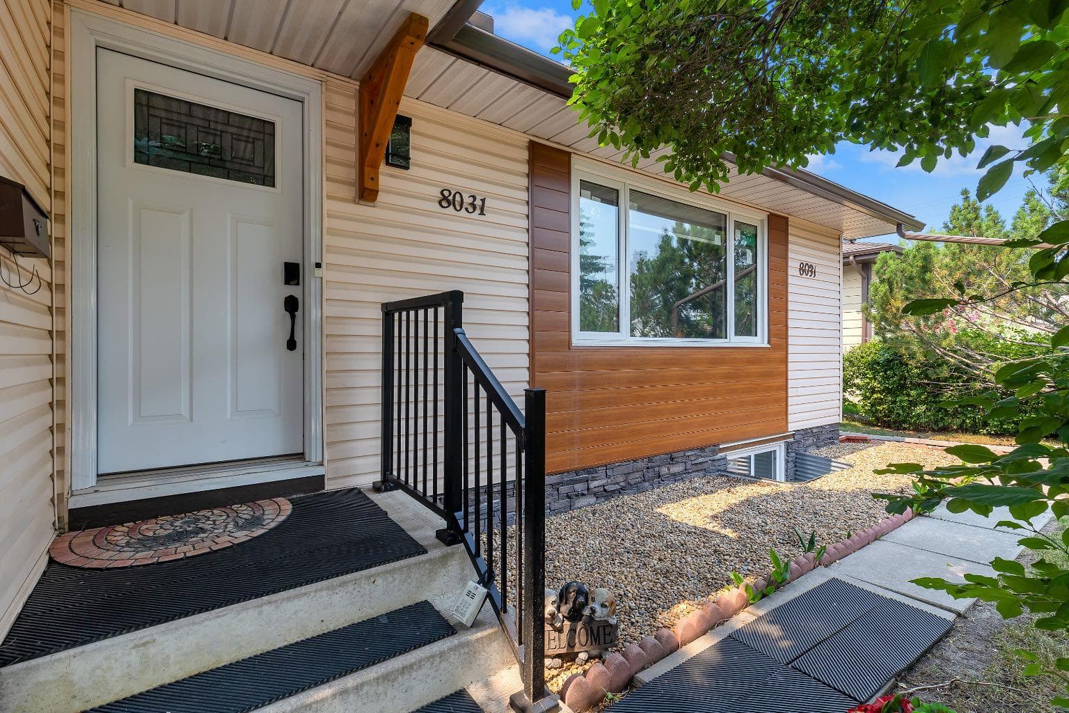 8031 Huntwick Hill NE — photo 3