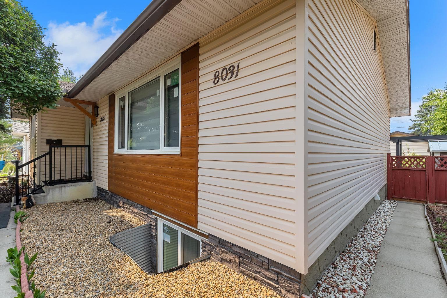 8031 Huntwick Hill NE — photo 4