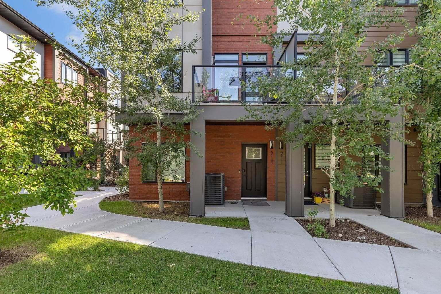 213 Greenbriar Common NW — photo 4