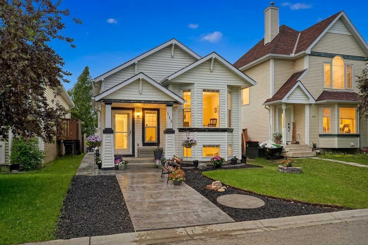113 Mt Lorette Place SE — photo 1