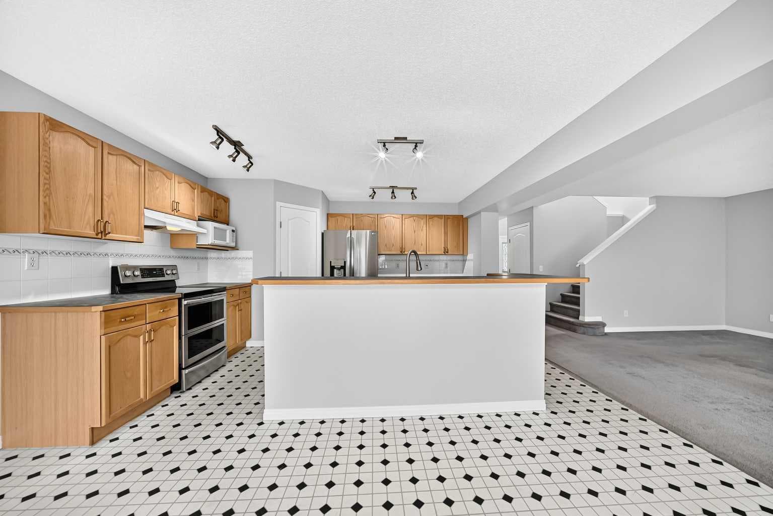171 Oakmere Green — photo 2
