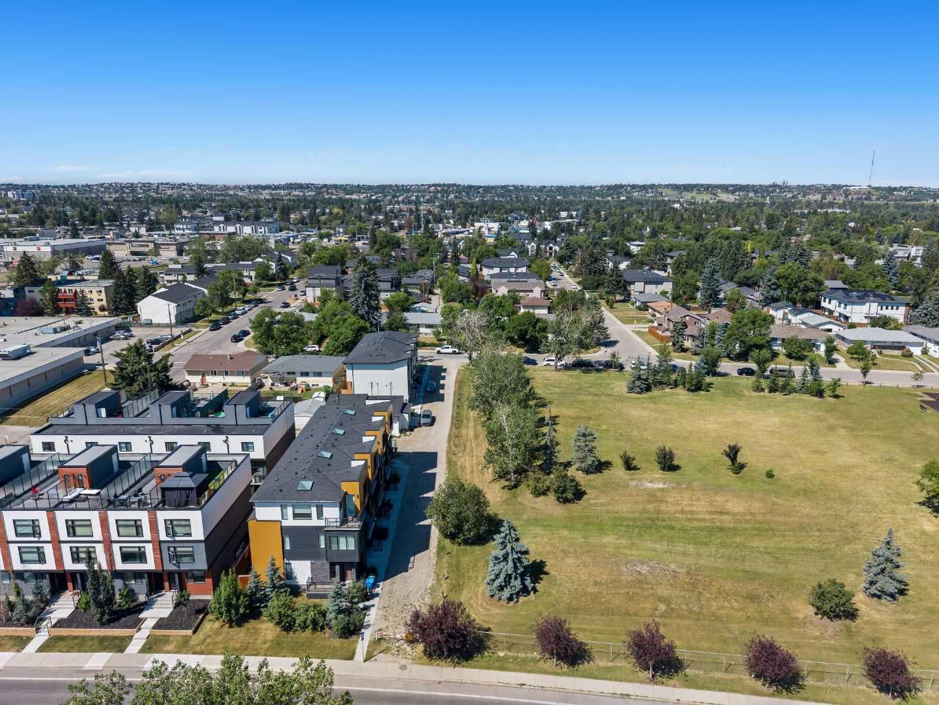 3, 3355 Spruce Drive SW — photo 4