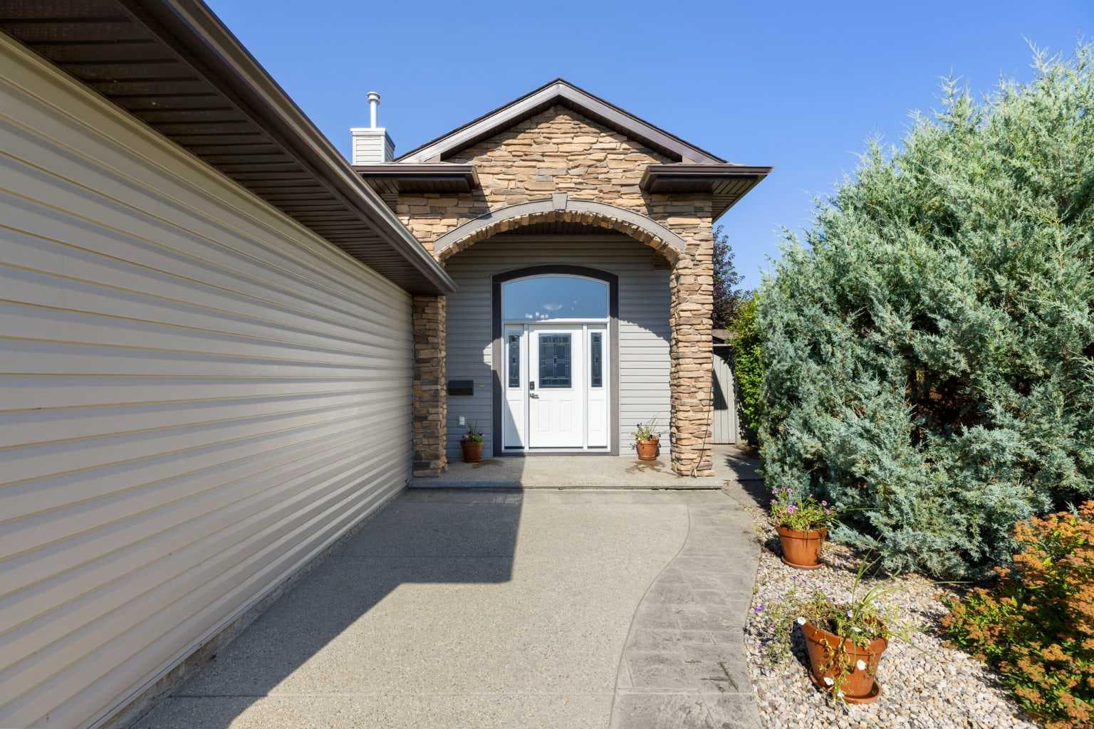 1207 Westmount Drive — photo 4