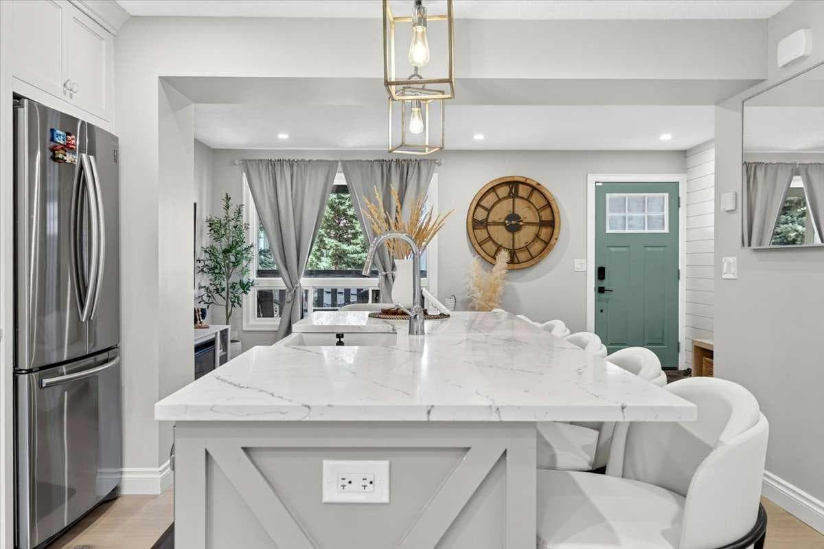75 Shawglen Way SW — photo 3