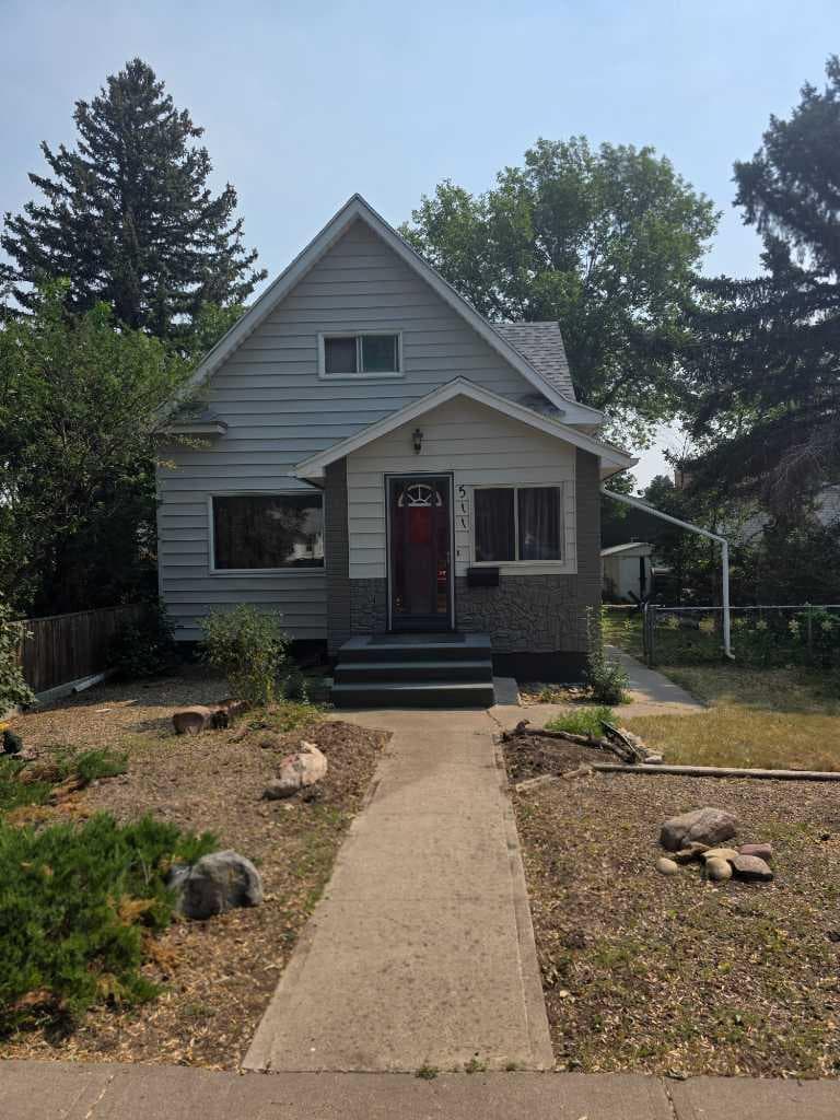511 12C Street N — photo 1
