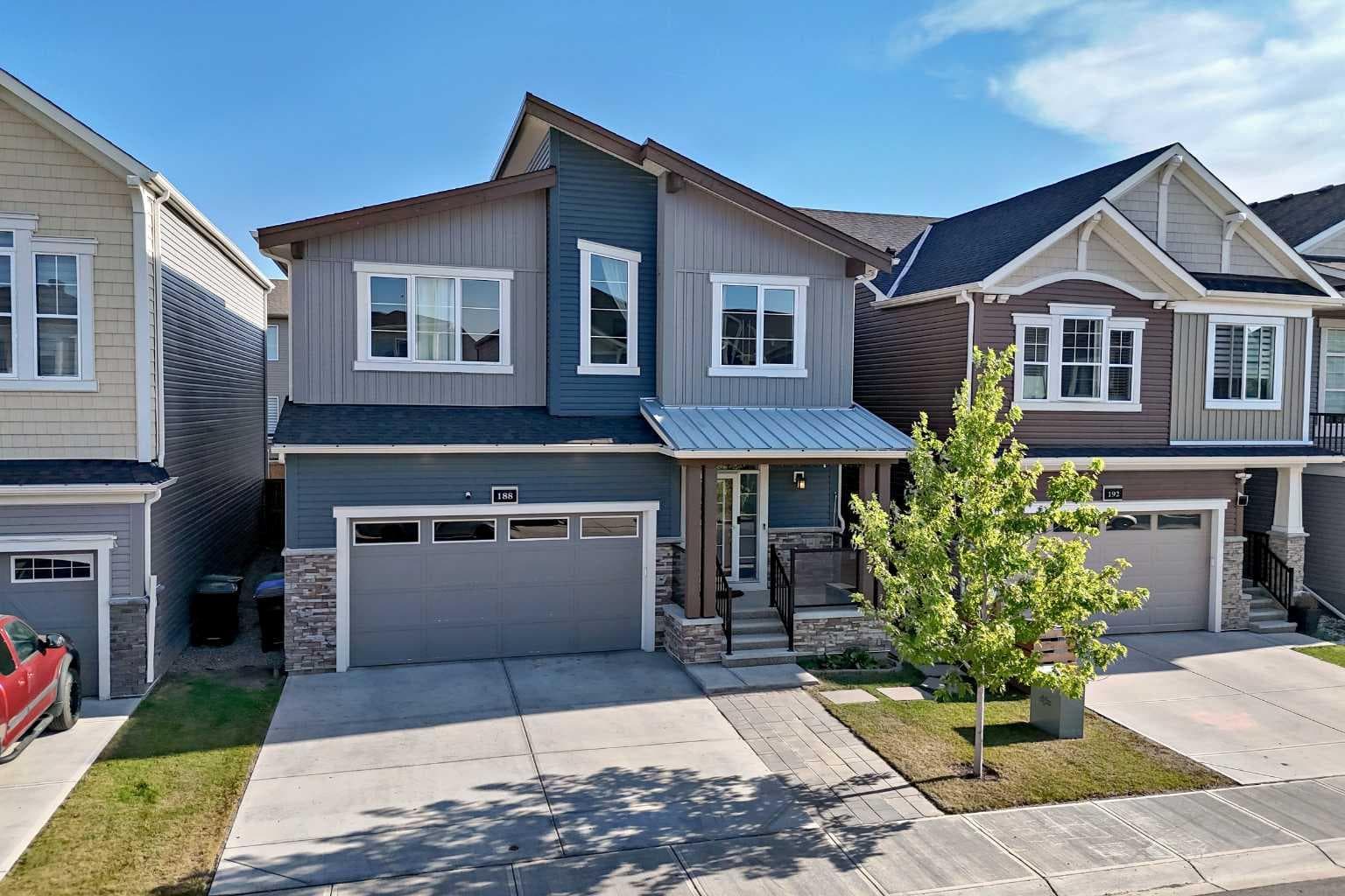 188 Carrington Crescent NW — photo 1