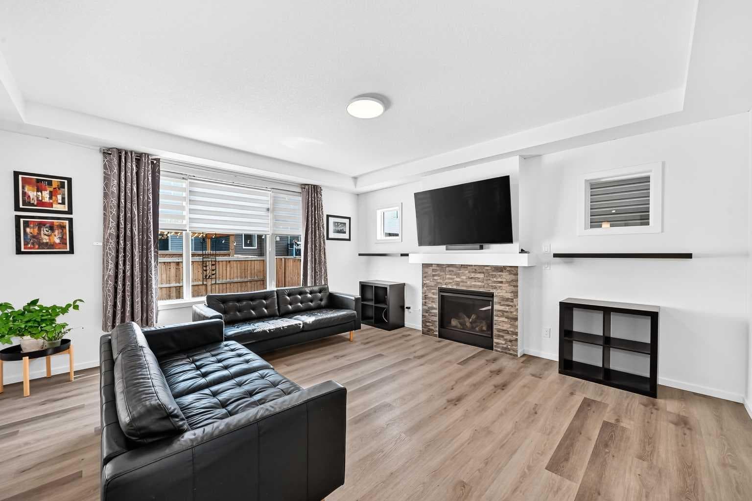 188 Carrington Crescent NW — photo 3