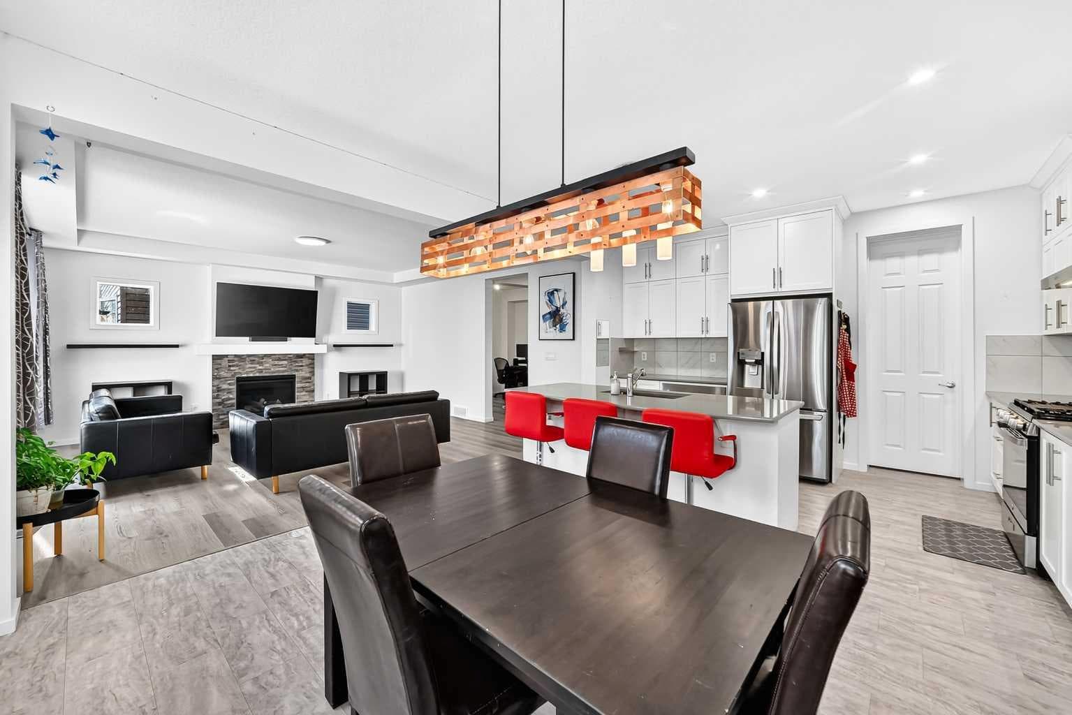 188 Carrington Crescent NW — photo 5