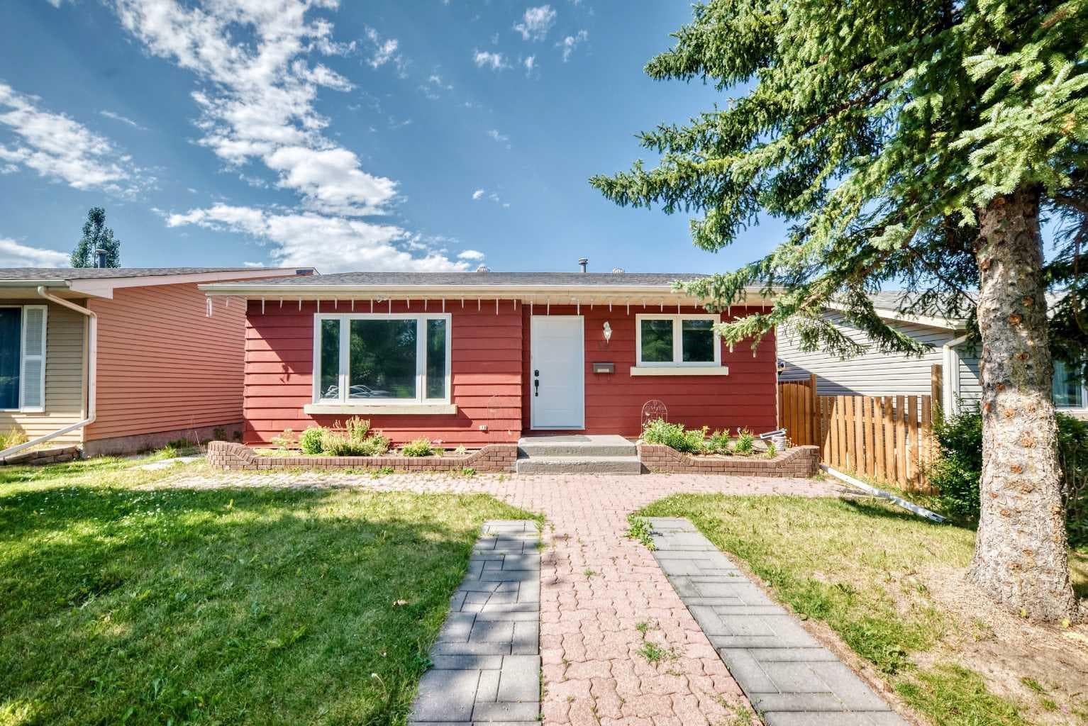 32 Macewan Park Link NW — photo 2