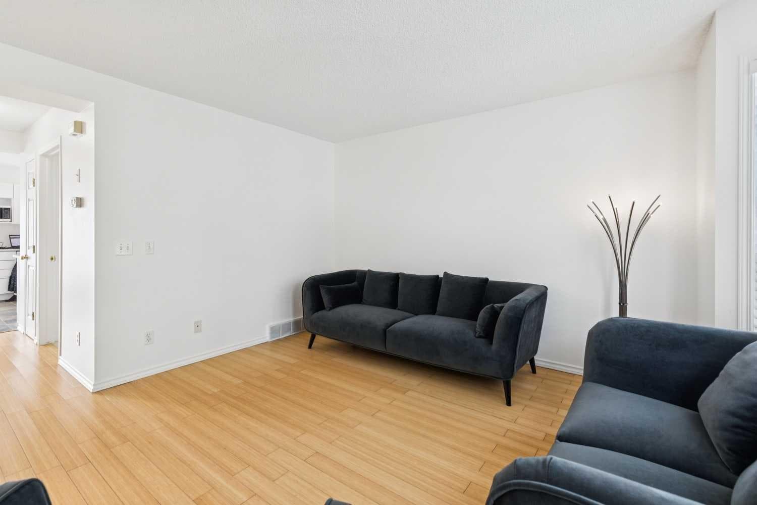 25 Coville Gardens NE — photo 4