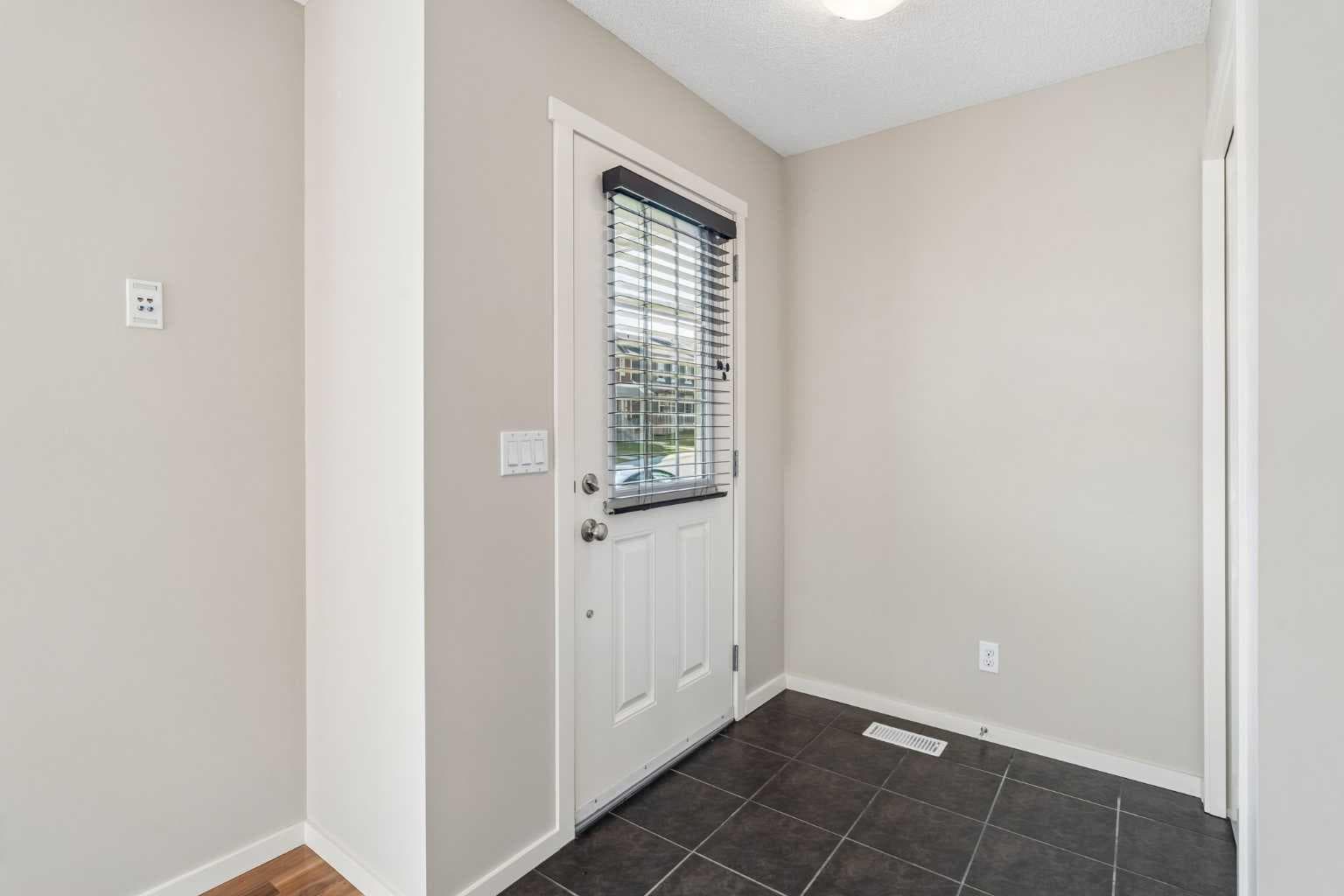 175 Panamount Way NW — photo 3