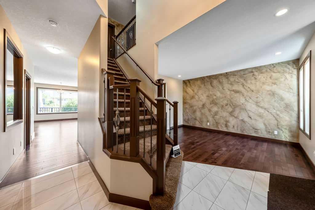 183 Cranford Green SE — photo 5