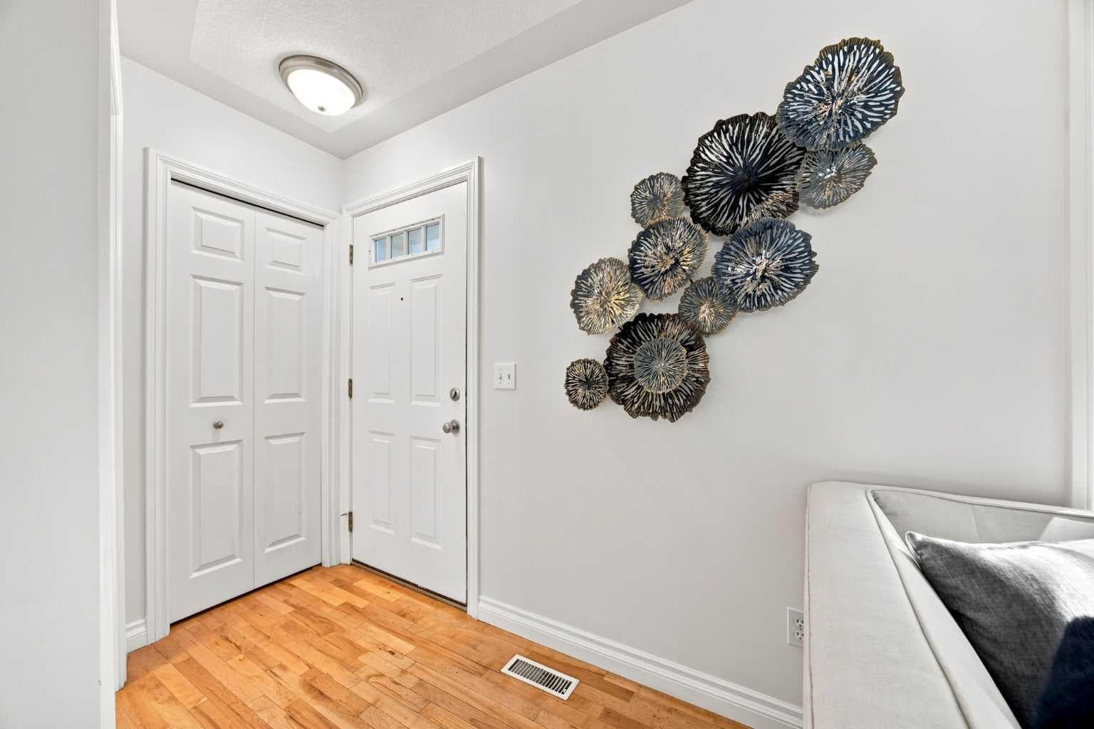 172 Somme Manor SW — photo 5