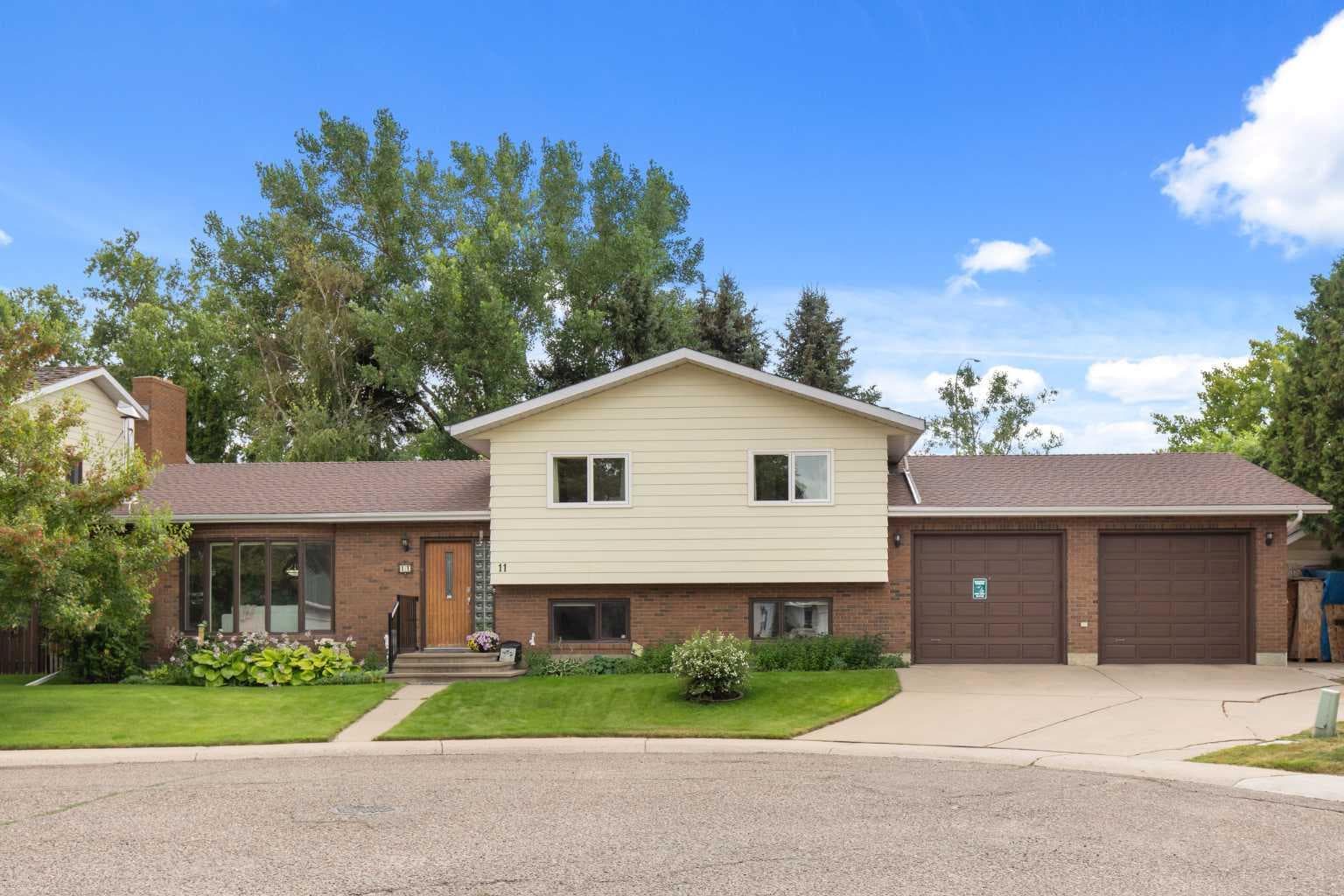 11 Greenwood Court SW — photo 1
