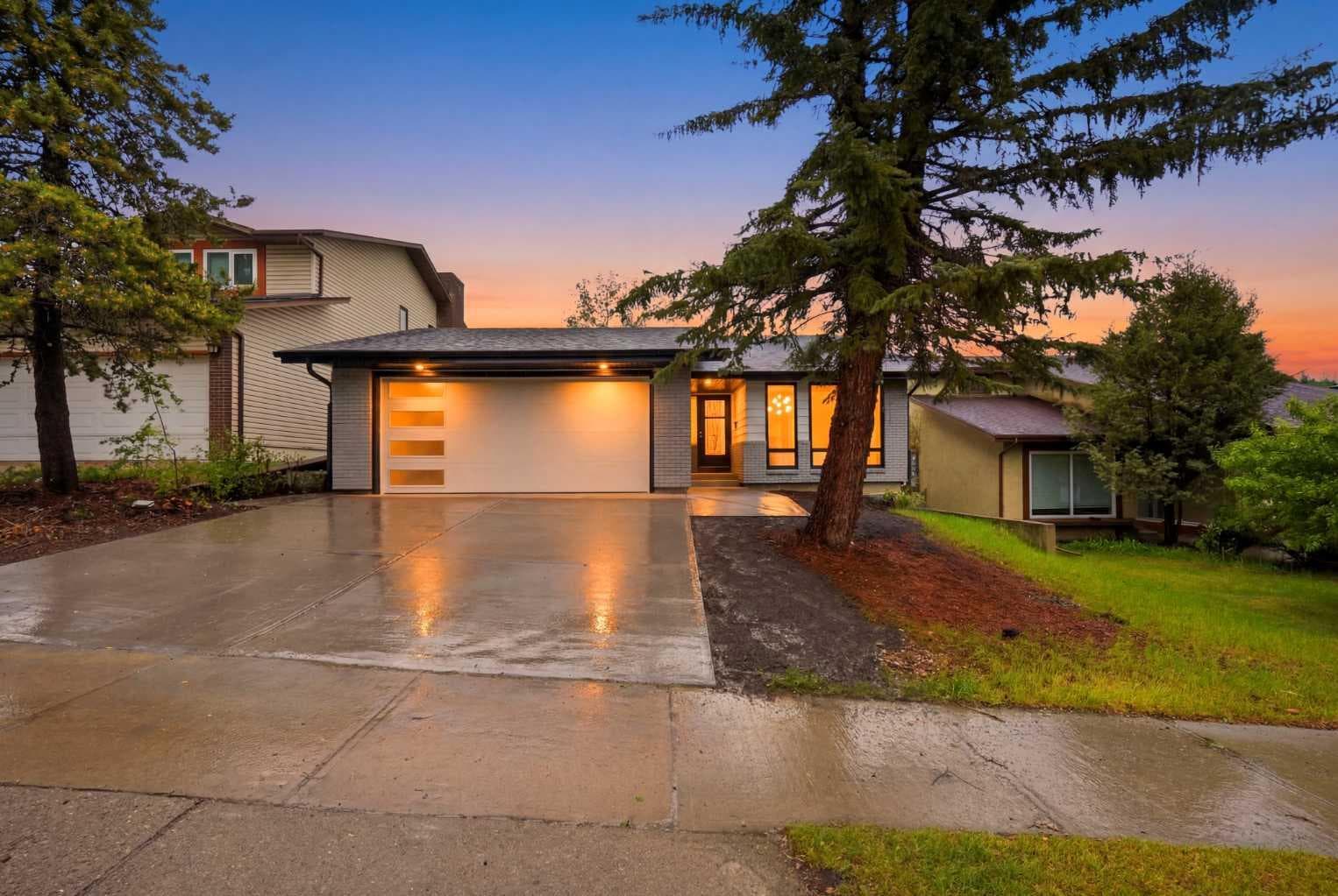 300 Edgehill Drive NW — photo 2