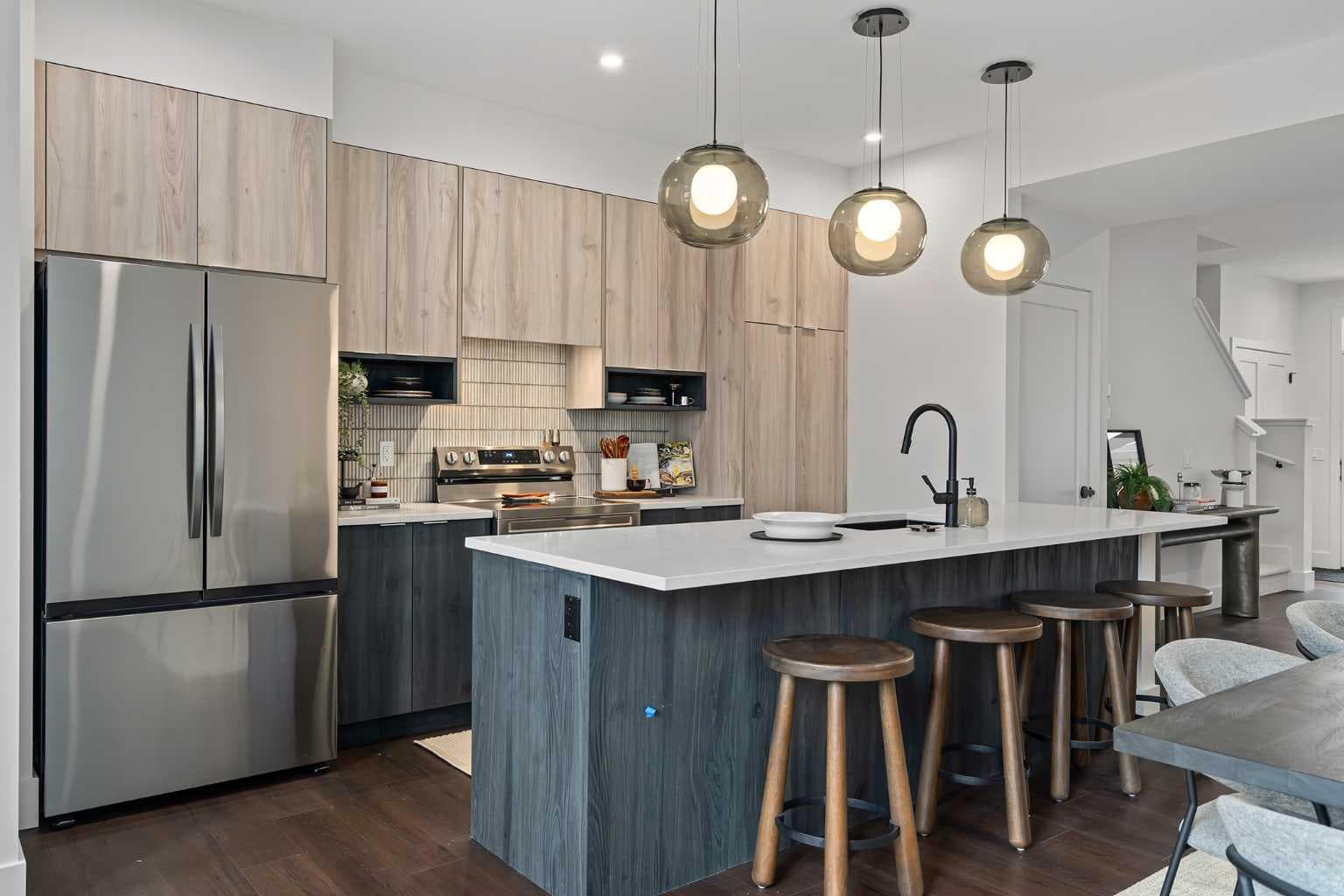 872 Sora Boulevard SE — photo 1