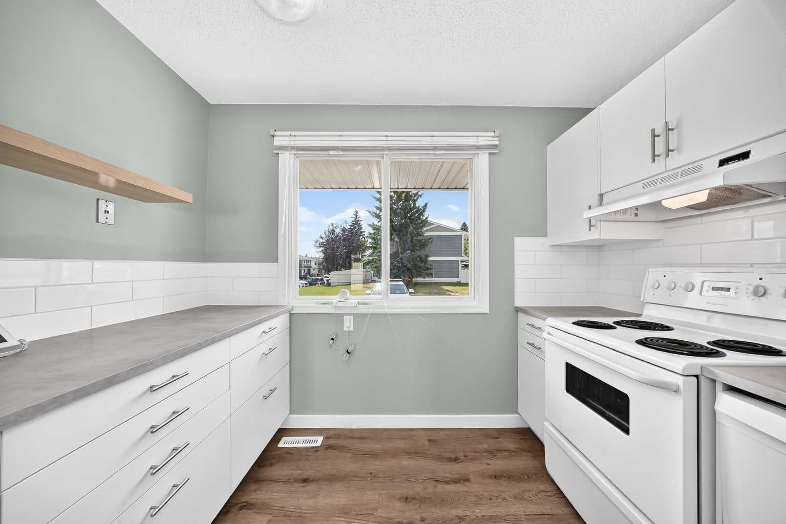 383 Georgian Villas NE — photo 4