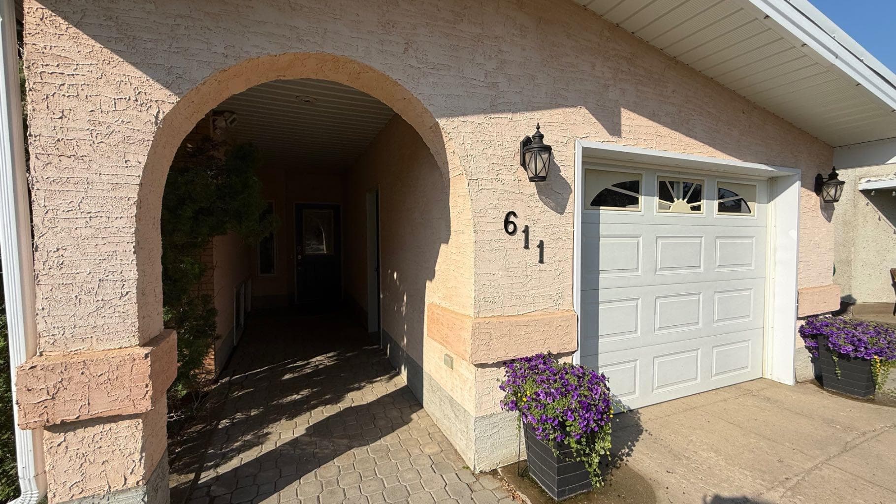 611 6 Avenue W — photo 3