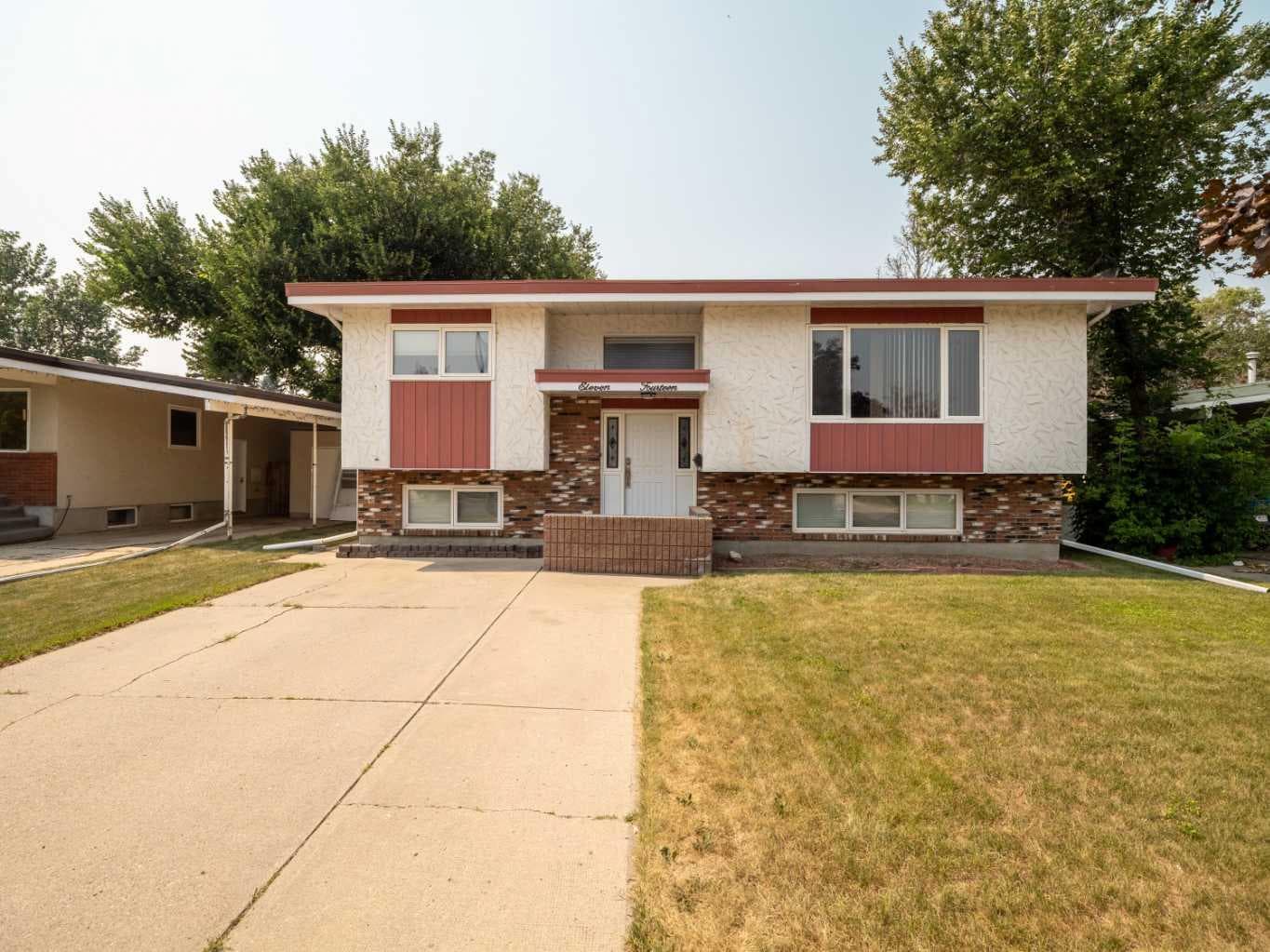 1114 Great Lakes Road S — photo 1