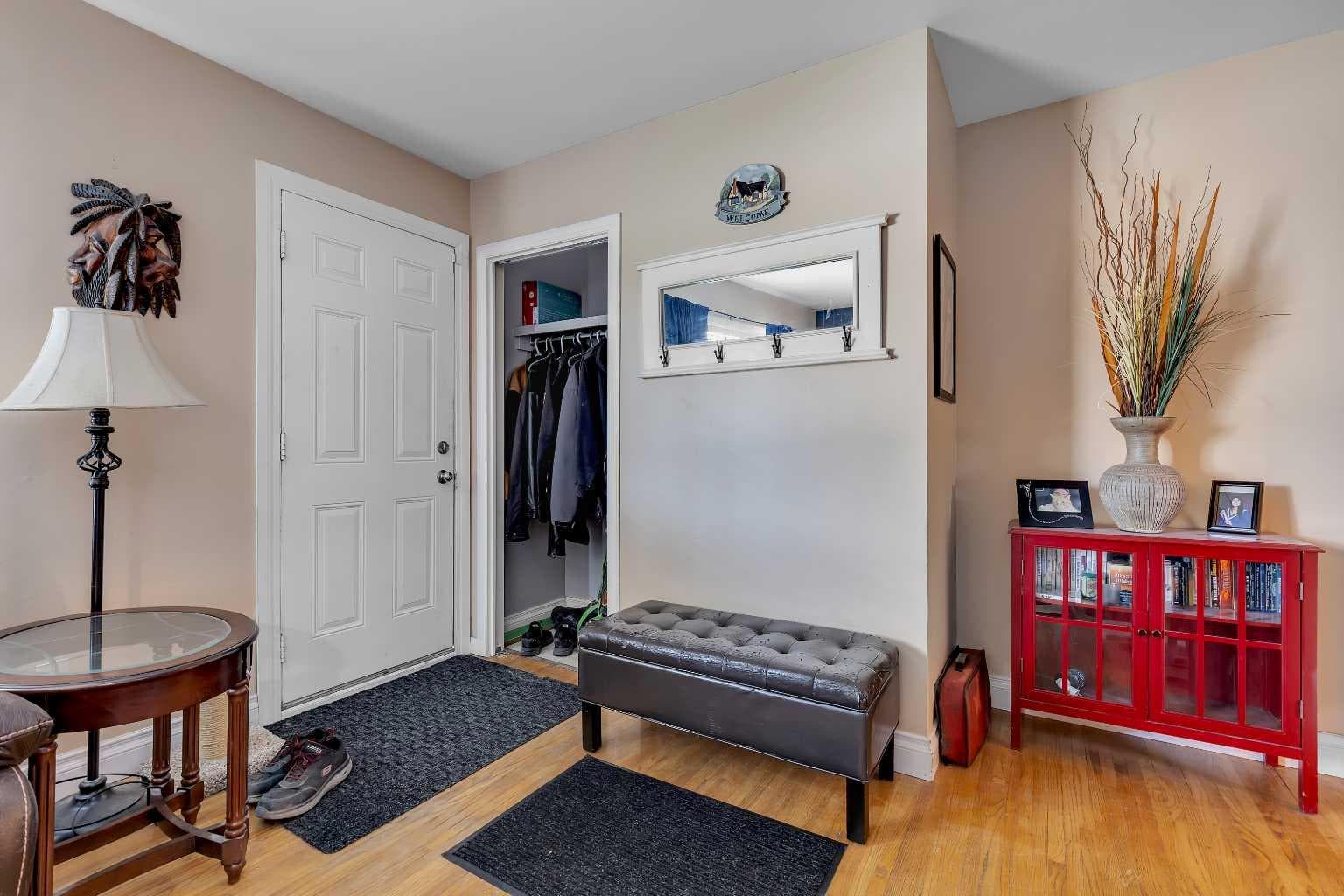 2614 44 Street SE — photo 3