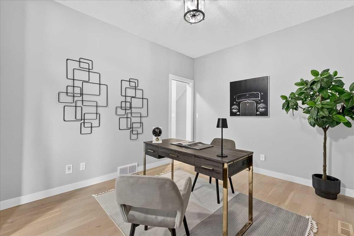 137 Cranbrook Cove SE — photo 3