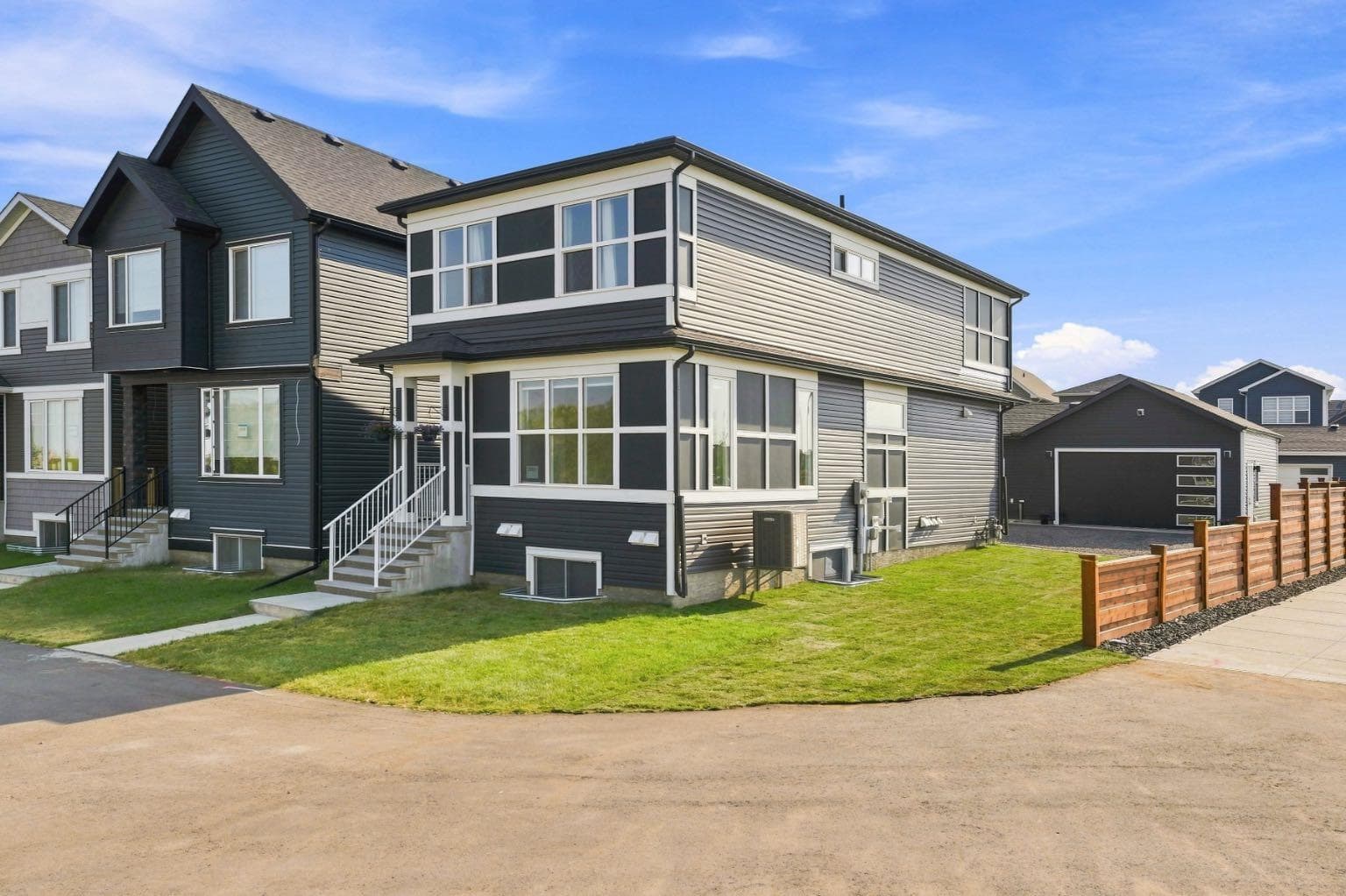 20305 45 Street SE — photo 2