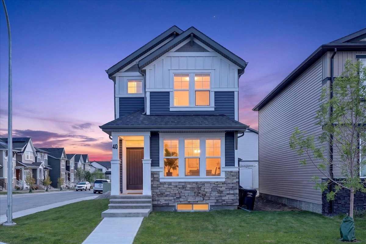 40 Amblefield View NW — photo 1