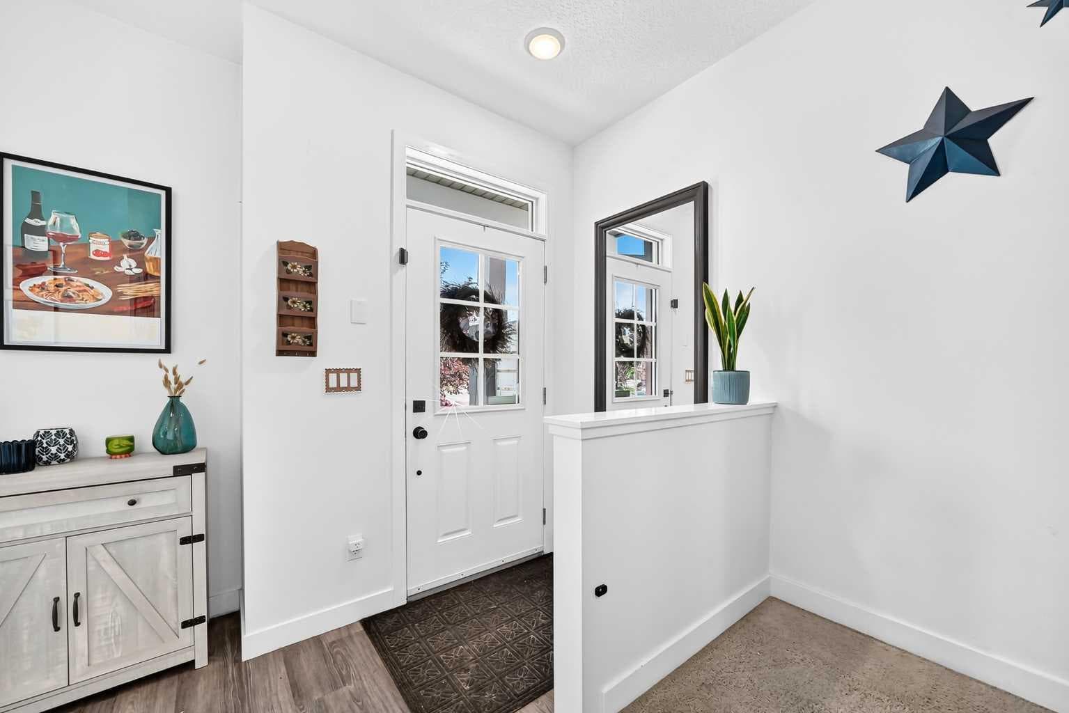 162 Silverado Boulevard SW — photo 2