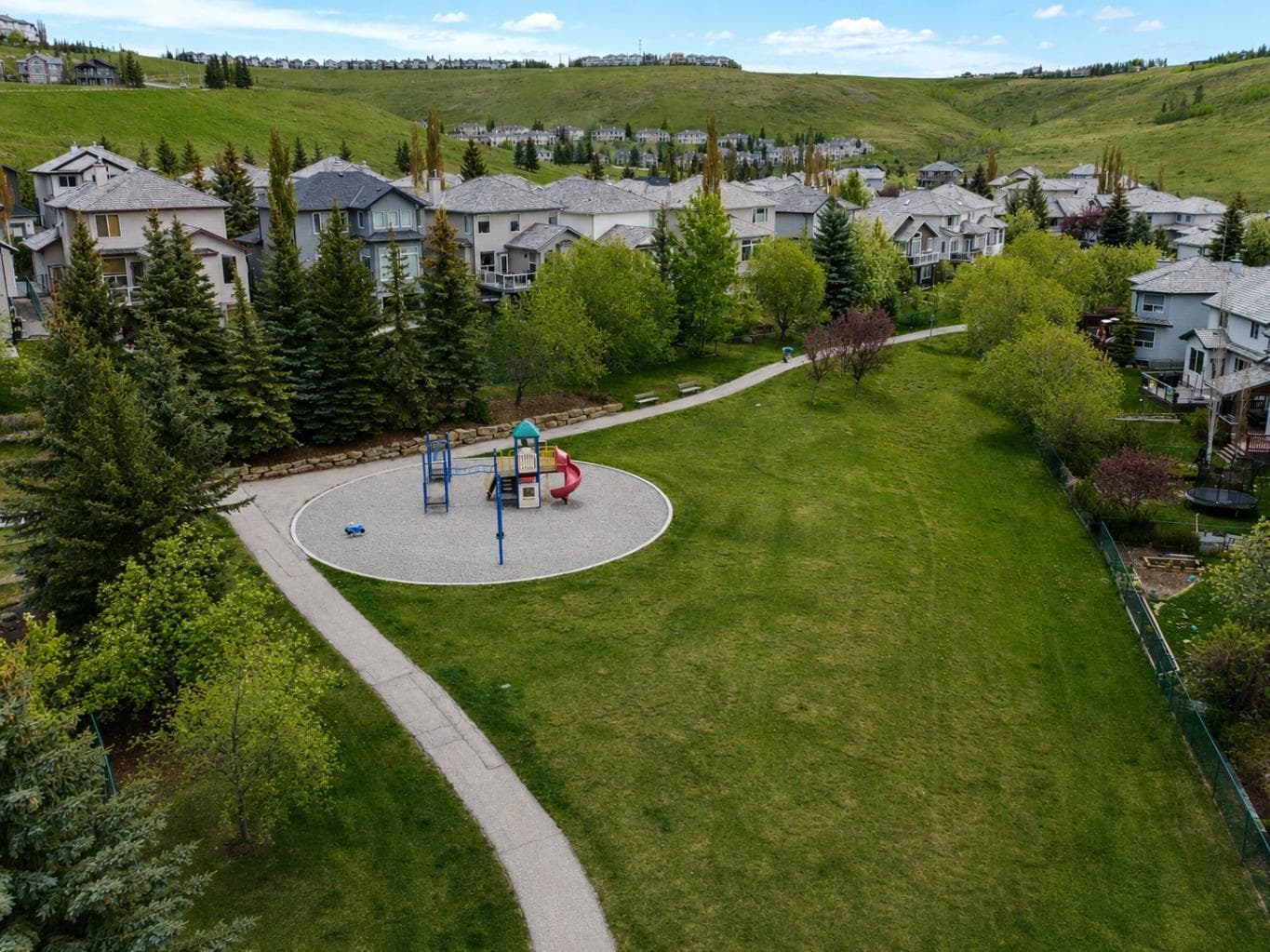 120 Gleneagles Terrace — photo 5