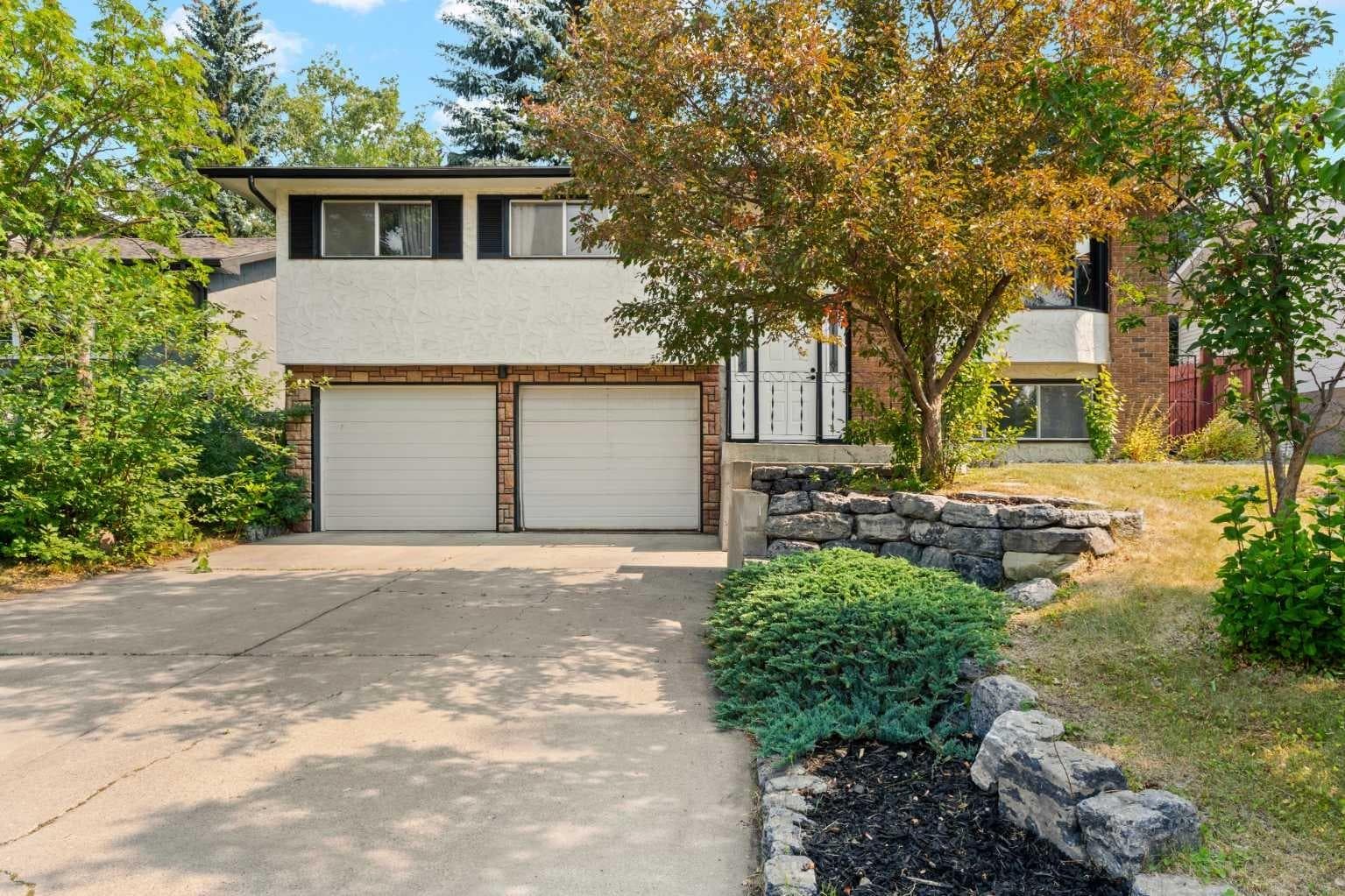 5467 Dalrymple Crescent NW — photo 1
