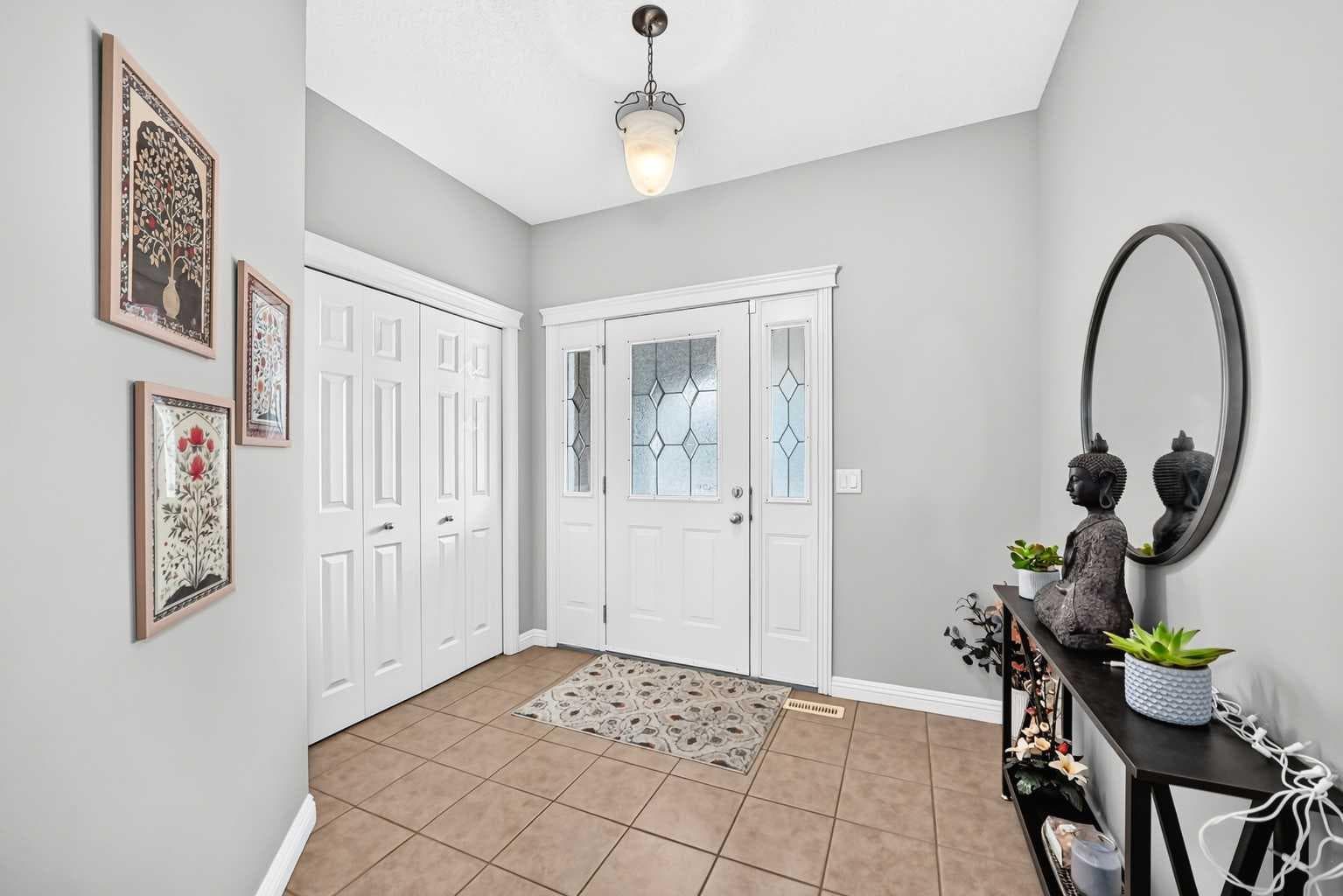 153 Cranleigh Bay SE — photo 3