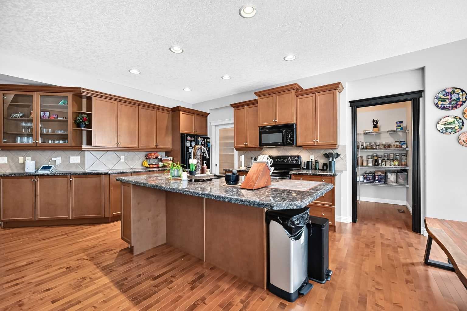 153 Cranleigh Bay SE — photo 4