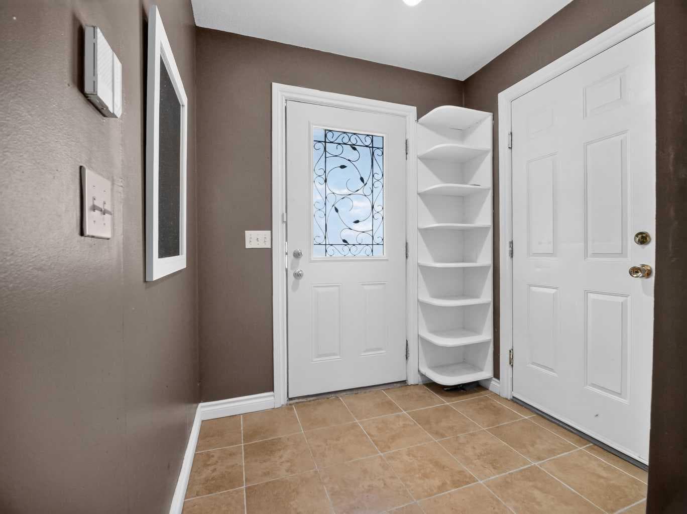 285 Fresno Place NE — photo 2