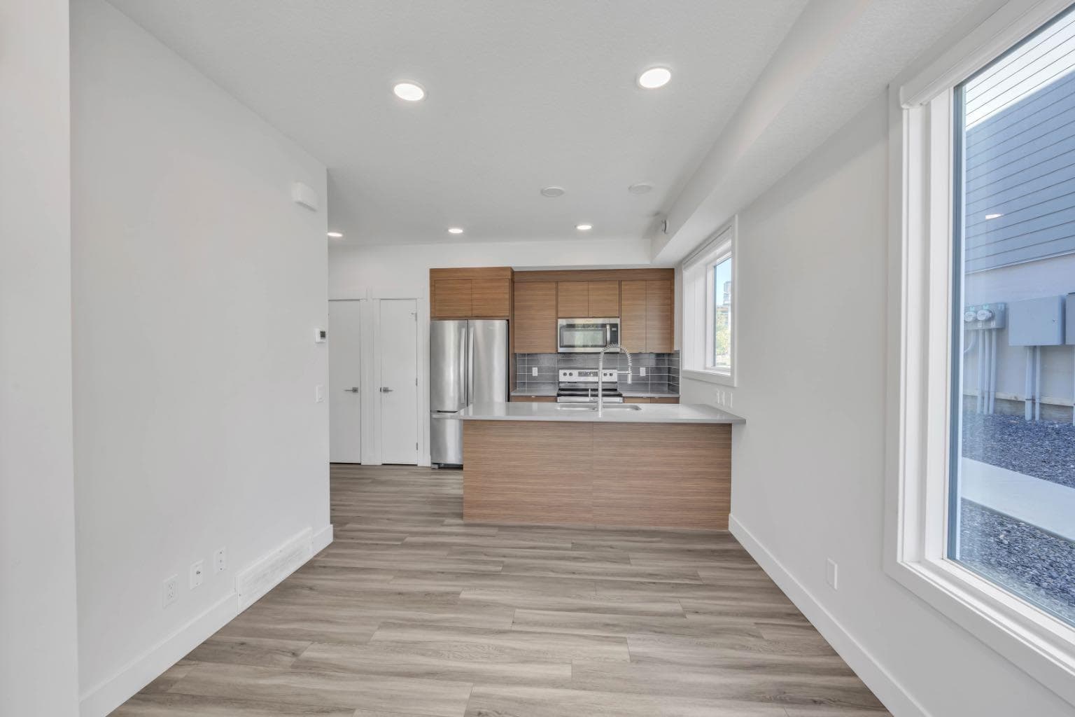 19625 45 Street SE — photo 2