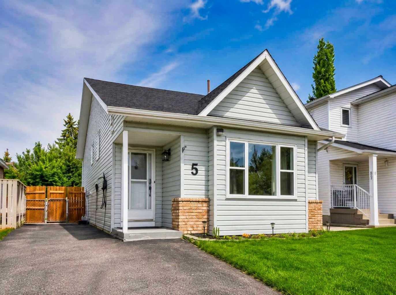 5 Shawglen Court SW — photo 1