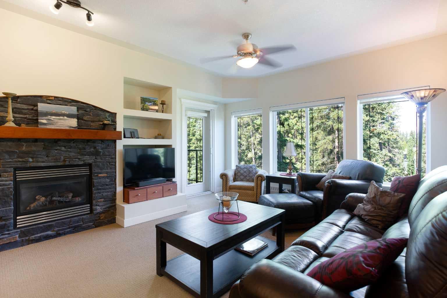 405, 10 Discovery Ridge Close SW — photo 1