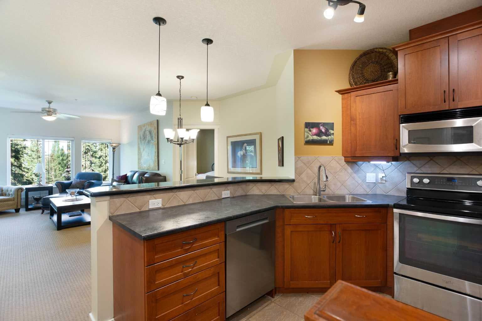 405, 10 Discovery Ridge Close SW — photo 4