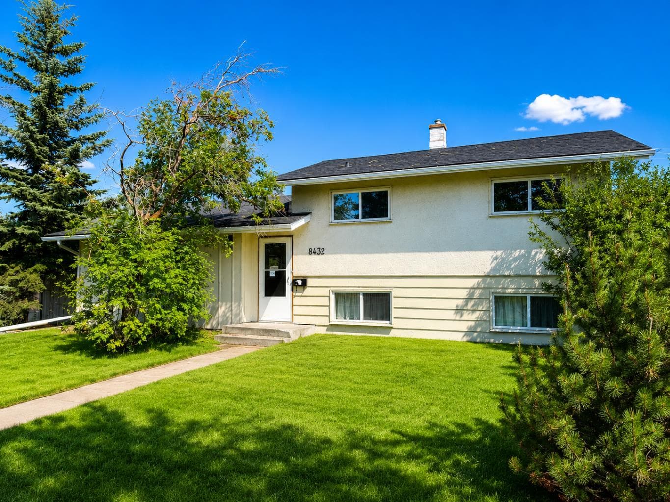 8432 Elbow Drive SW — photo 2