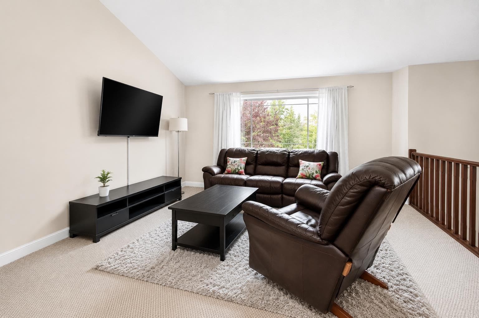 336 Kingston Drive — photo 3
