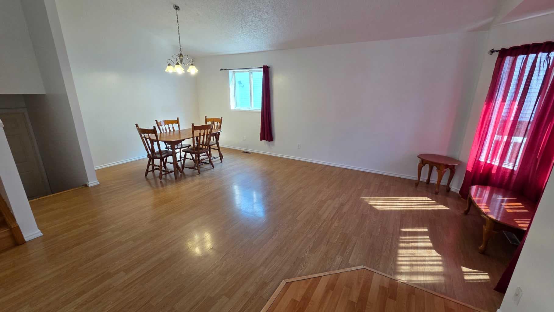 155 Applefield Close SE — photo 3