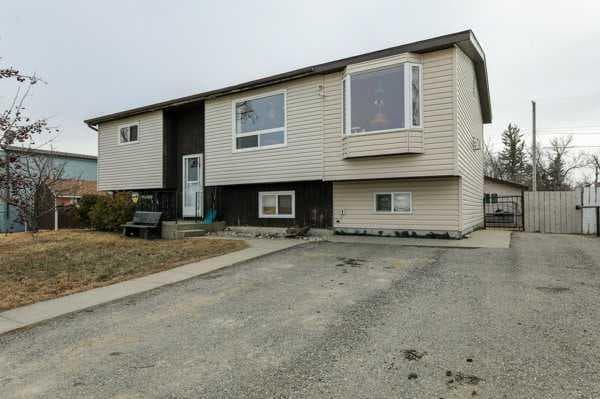 210 Macewan Street — photo 1